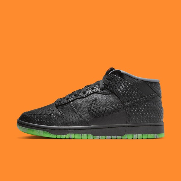 Nike sb clearance dunk mid halloween